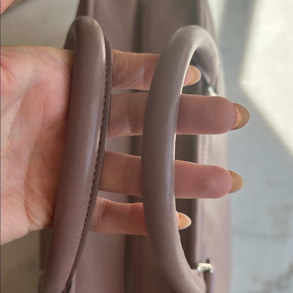 Loewe Pink Leather Briefcase with Elegant Design - Picture 7 of 11